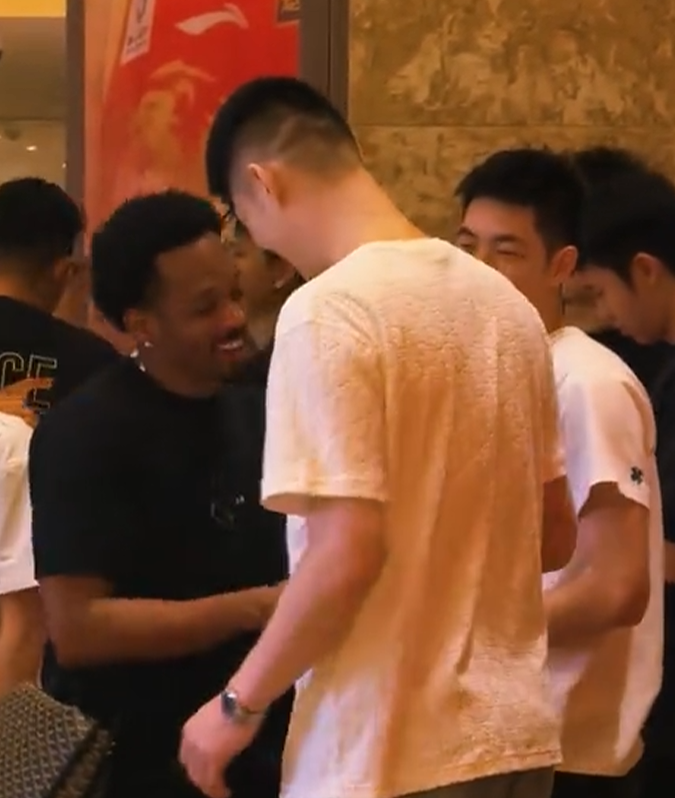 唐斯:布朗最出色的一点就是善于倾听 他非常尊重我们的意见