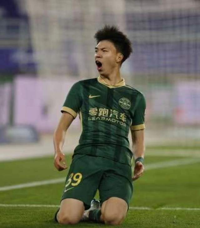 勇士队格林谈湖人队里夫斯顶薪：不能表现挣扎，否则骂得体无完肤