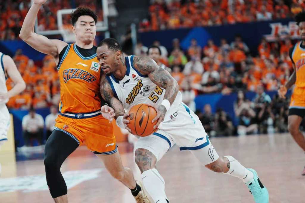 U17男篮虐委内瑞拉!张懿赵杰+2将齐爆,多人贡献,吕飞燕下替补
