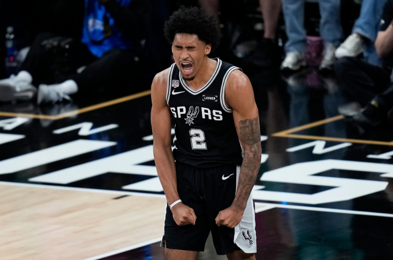 同样是NBA传奇巨星,为何科比营销害人,詹姆斯营销却无害?