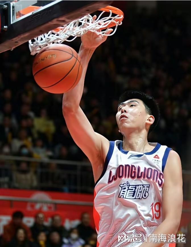 尼克斯夺冠湖人最尴尬:詹姆斯留队与否不重要,东契奇难超哈登