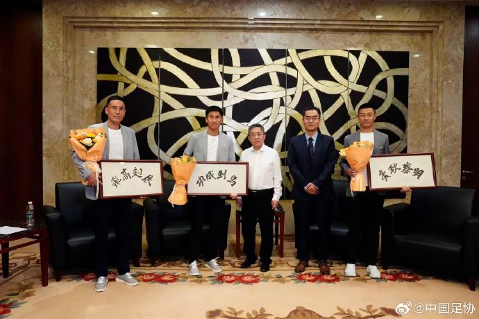 NBA官方总决赛G5裁判报告:漏吹哈珀对布伦森犯规 无碍尼克斯夺冠