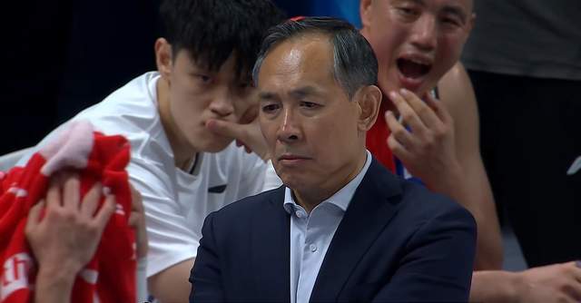 克拉克加公开赛穿球衣遭嘘仍抓鸟