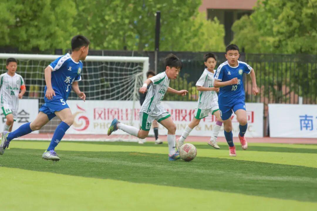 全市场:格雷茨卡向尤文自荐,目前他优先考虑留在欧洲